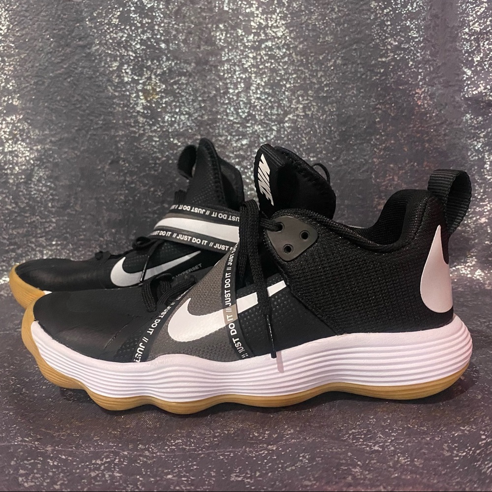 WOMEN’S NIKE REACT HYPERSET SIZE 8.5